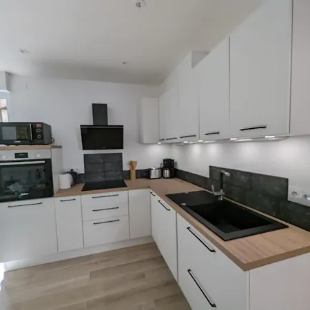 Lejlighed Entierement Renove Au Centre De *